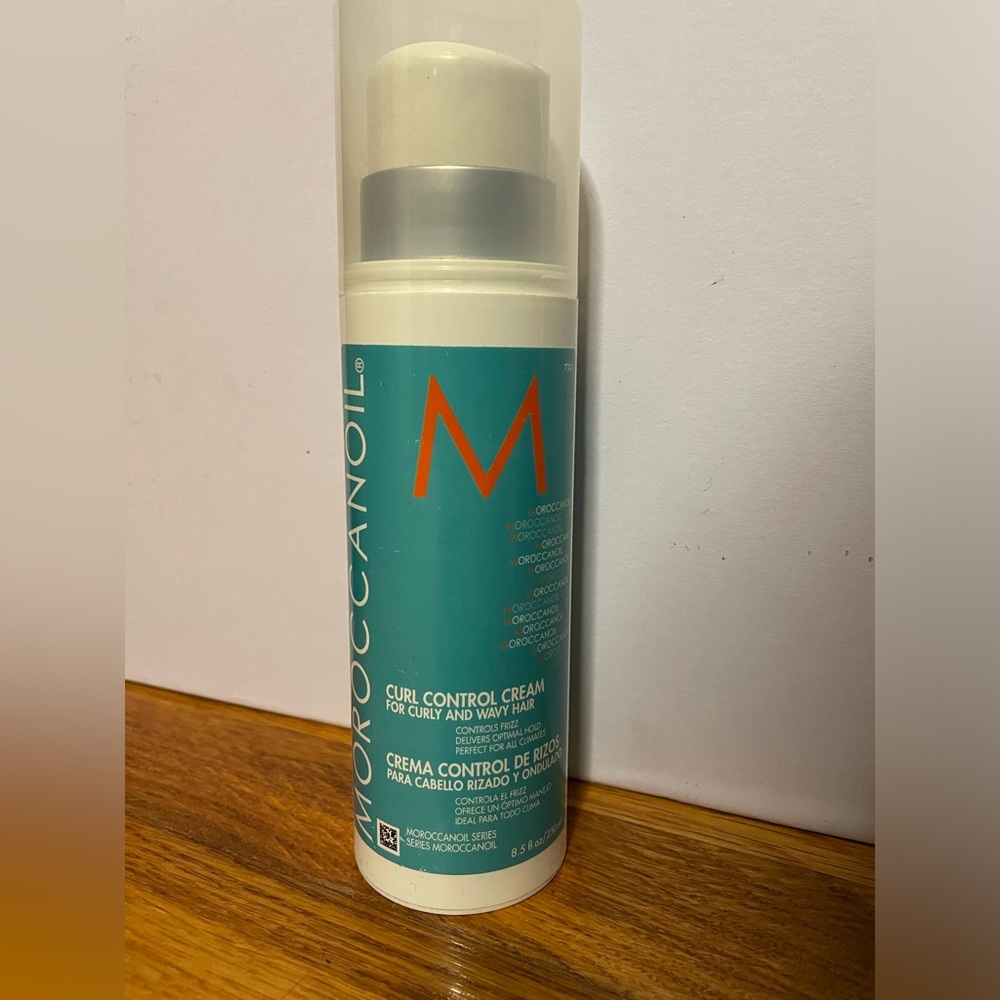 New- Moroccanoil curl defining cream